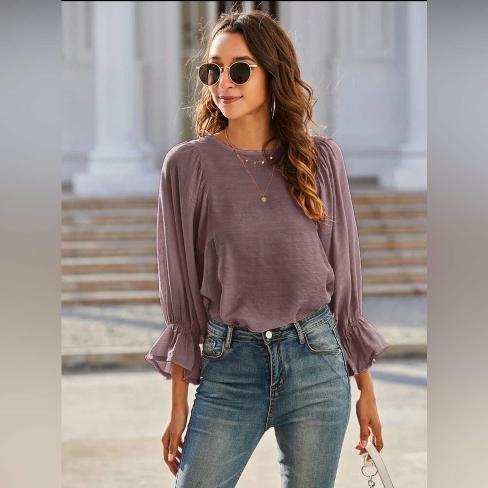 Solid Keyhole Back Flounce Sleeve Blouse